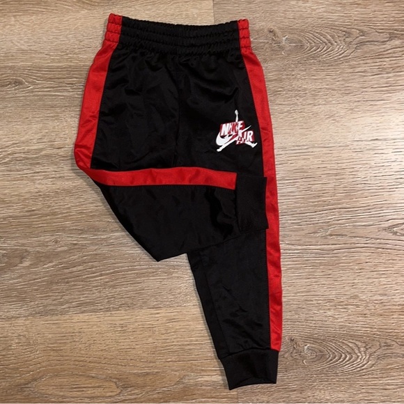 Jordan track suit - Picture 2 of 2